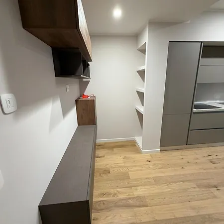 Calefati P9 Modern Design In Center