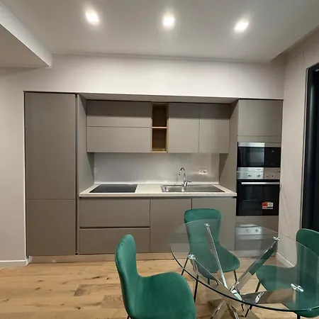 Calefati P9 Modern Design In Center