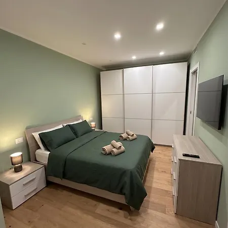 Calefati P9 Modern Design In Center Apartment Bari